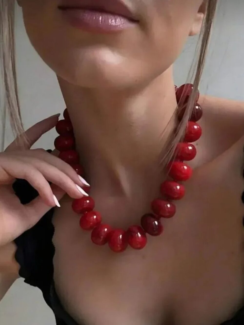 Elegant Red Beaded Necklace Q273